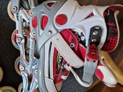 Role pentru copii culoare alb si rosu